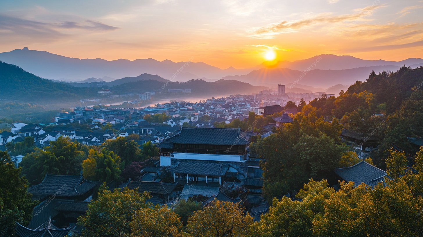 秋日山城日出美景