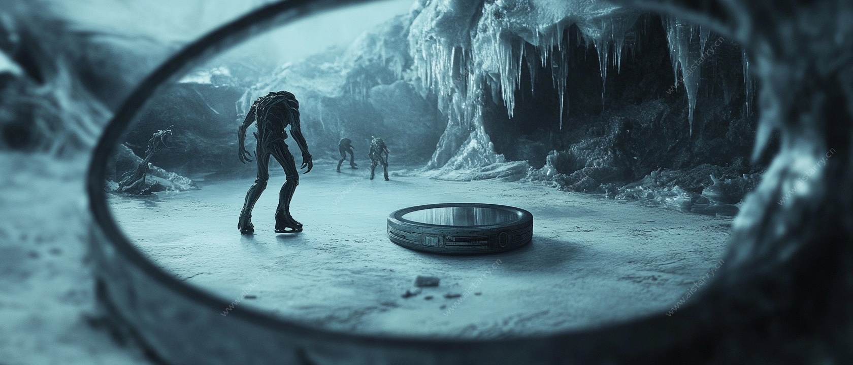 冰窟中的神秘人形生物