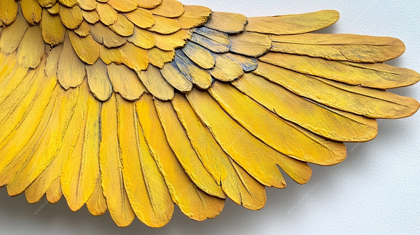 黄色羽翼装饰艺术摆件